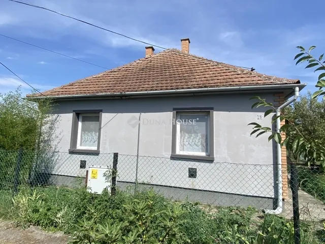 Eladó ház Tass 70 nm