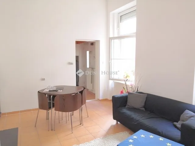 Eladó lakás Budapest VI. kerület 72 nm