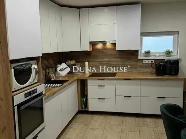 Eladó ház Halásztelek 300 nm