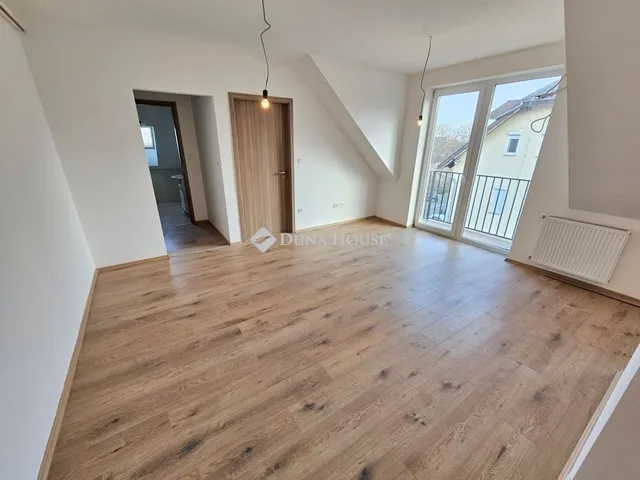 Eladó lakás Üllő 38 nm