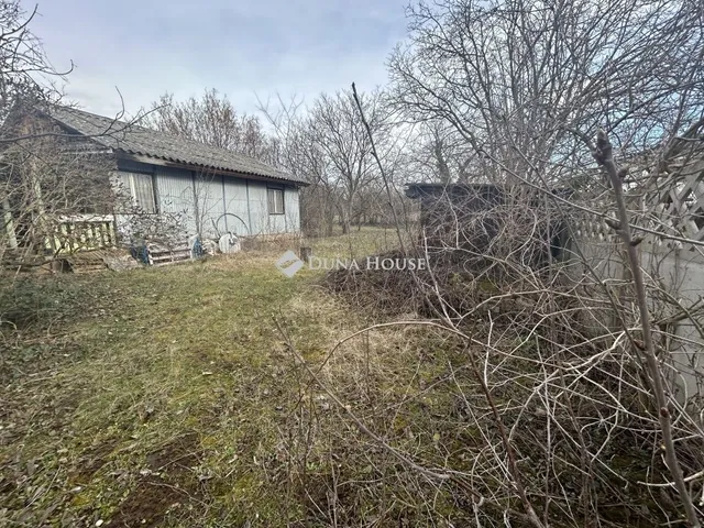 Eladó telek Budapest XVI. kerület 900 nm