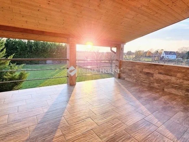 Eladó ház Szigetcsép 180 nm