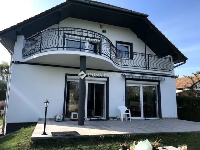 Eladó ház Halásztelek 262 nm