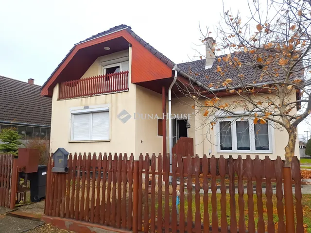 Eladó ház Tápiószecső 215 nm