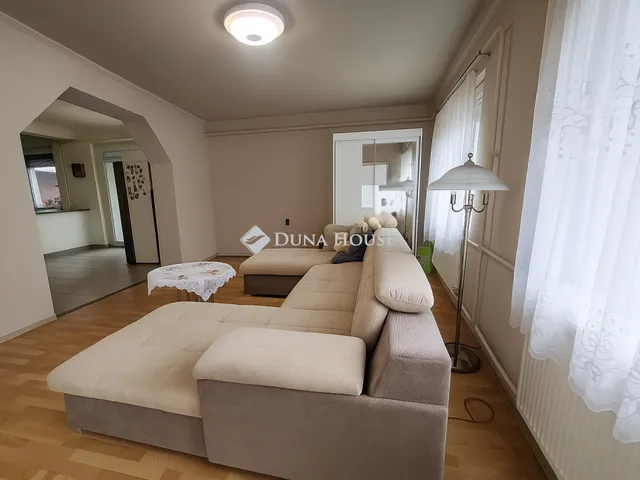 Eladó ház Tápiószecső 215 nm