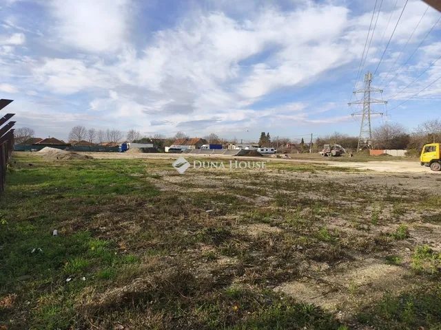 Eladó kereskedelmi és ipari ingatlan Taksony 12453 nm