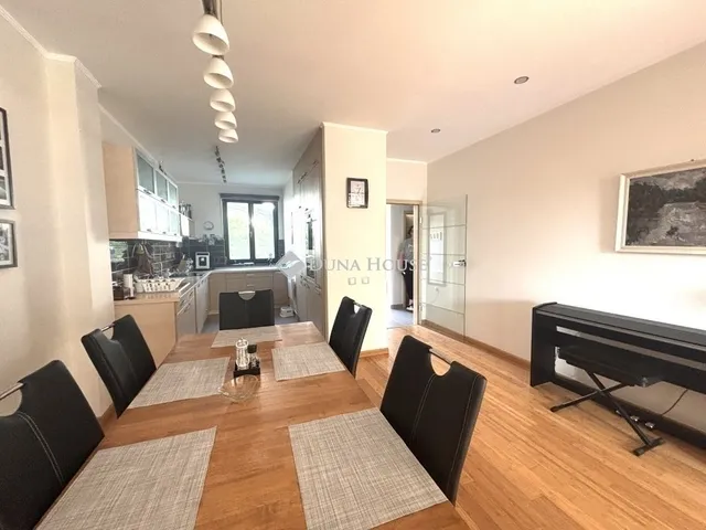 Eladó ház Pécel 203 nm