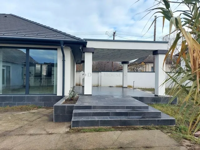 Eladó ház Izsák 104 nm