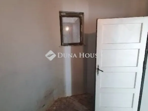 Eladó ház Szob 45 nm