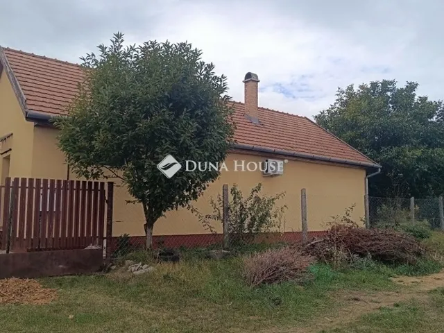 Eladó ház Úri 77 nm