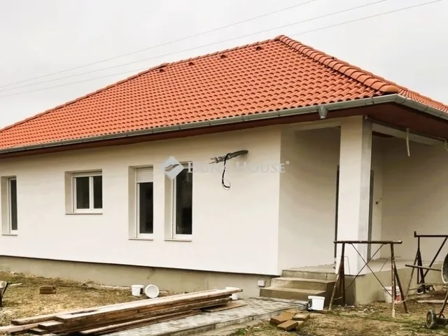 Eladó ház Bugyi 104 nm