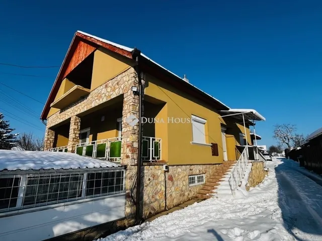 Eladó ház Tápiószecső 217 nm