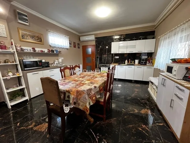 Eladó ház Tápiószecső 217 nm