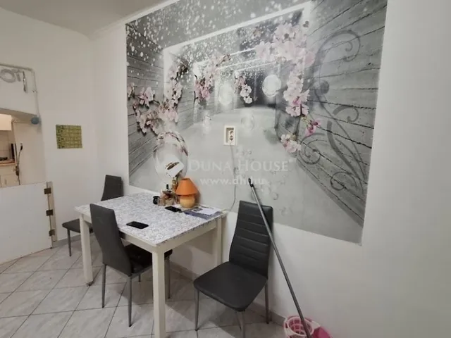 Eladó lakás Budapest VI. kerület 75 nm