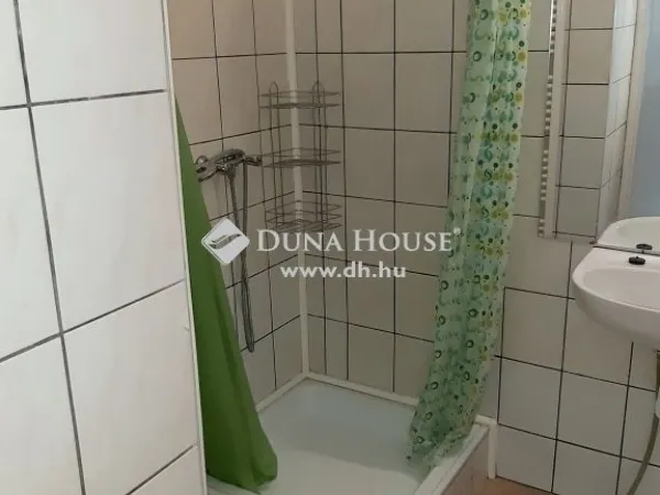 Eladó lakás Budapest VI. kerület 75 nm