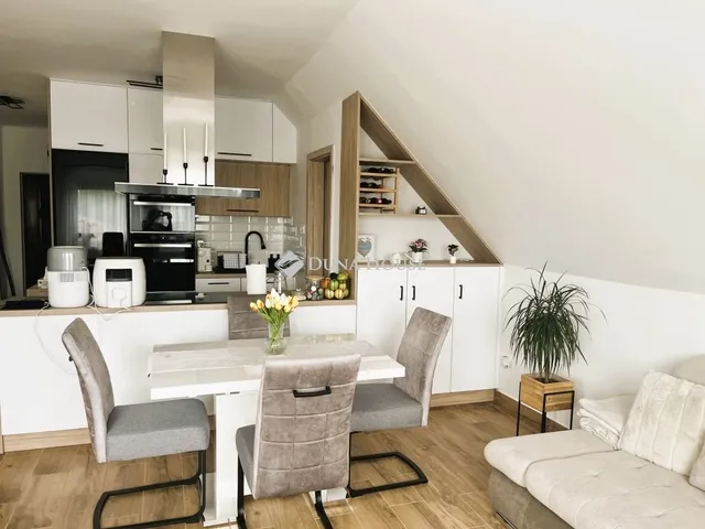 Eladó lakás Dabas 73 nm