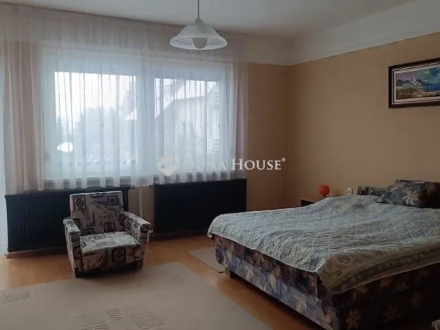 Eladó ház Szentmártonkáta 222 nm