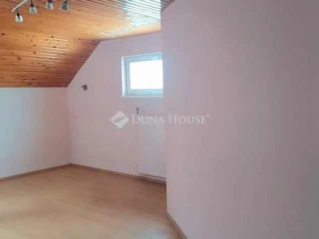 Eladó ház Szentmártonkáta 222 nm