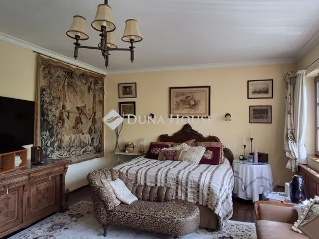 Eladó ház Leányfalu 250 nm