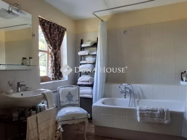 Eladó ház Leányfalu 250 nm