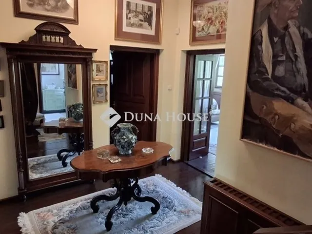 Eladó ház Leányfalu 250 nm