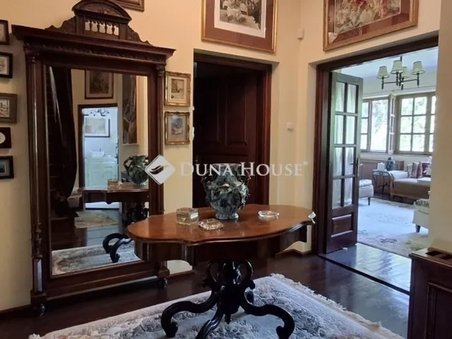 Eladó ház Leányfalu 250 nm