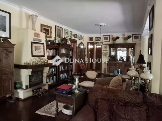 Eladó ház Leányfalu 250 nm
