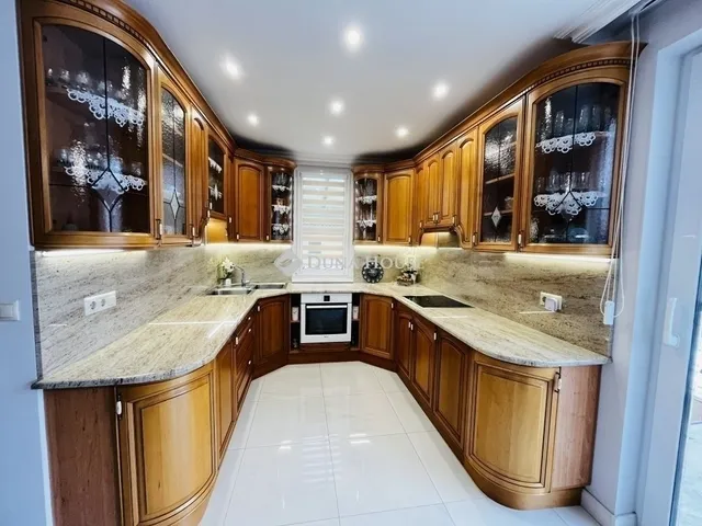 Eladó ház Monor 190 nm