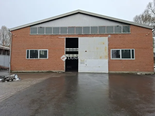 Eladó kereskedelmi és ipari ingatlan Pécel 950 nm