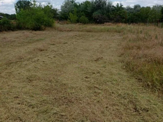 Eladó telek Szabadbattyán 800 nm