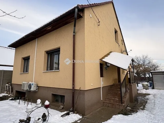 Eladó ház Gyál 220 nm