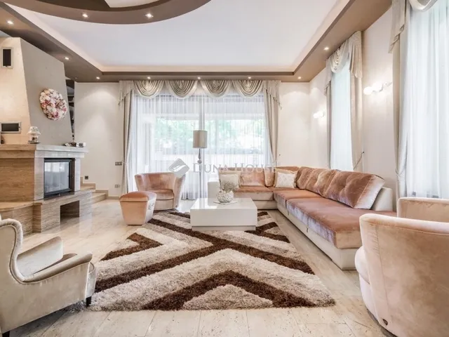 Eladó ház Fót 367 nm