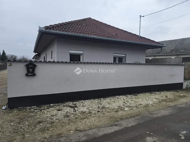 Eladó ház Dabas 162 nm