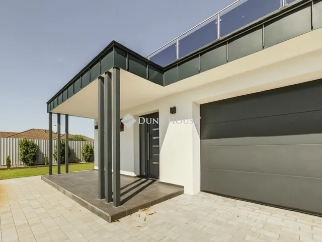 Eladó ház Dabas 270 nm