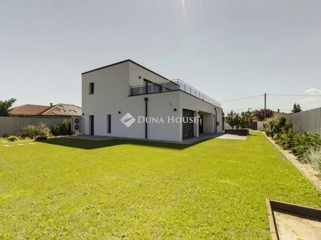 Eladó ház Dabas 270 nm