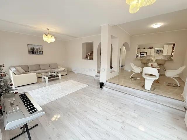 Eladó ház Budapest XVIII. kerület 190 nm