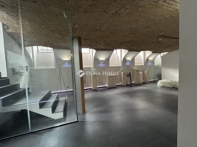 Eladó kereskedelmi és ipari ingatlan Budapest IX. kerület 125 nm