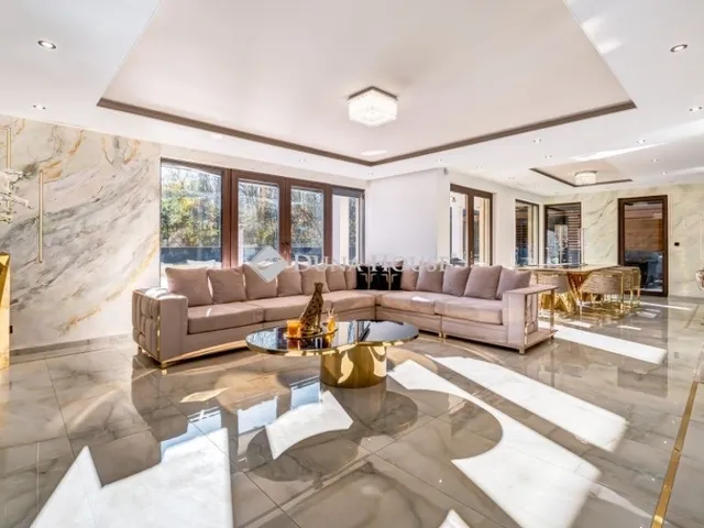 Eladó ház Mogyoród 416 nm