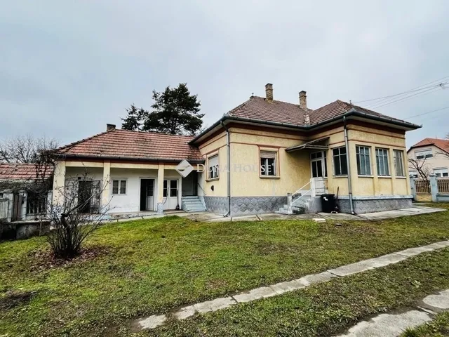 Eladó ház Tápiószecső 98 nm