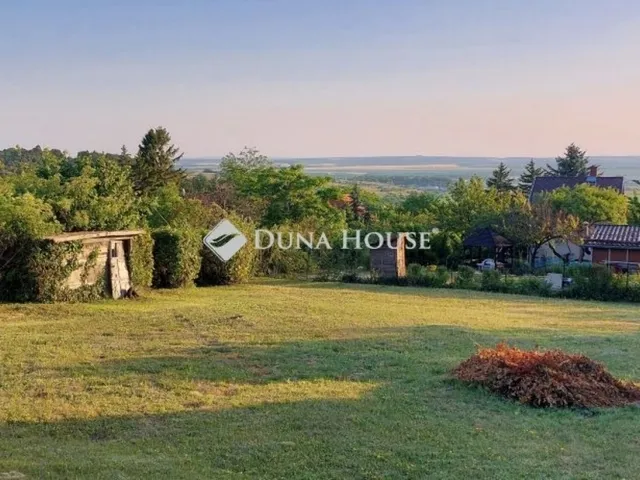 Eladó telek Páty 1079 nm