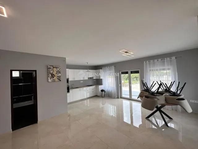 Eladó lakás Dunavarsány 189 nm