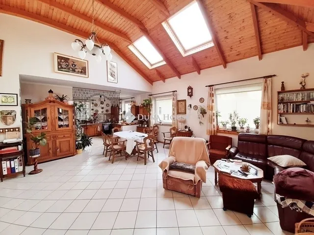 Eladó ház Veresegyház 300 nm