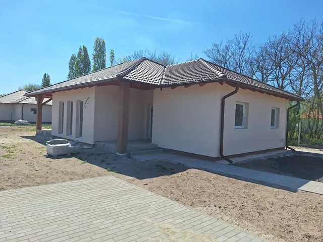 Eladó ház Kiskunlacháza 99 nm