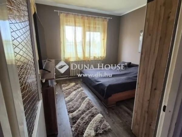 Eladó ház Budapest XVI. kerület 175 nm