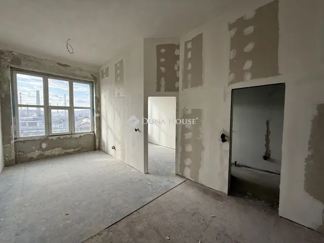 Eladó kereskedelmi és ipari ingatlan Budapest XXI. kerület 35 nm