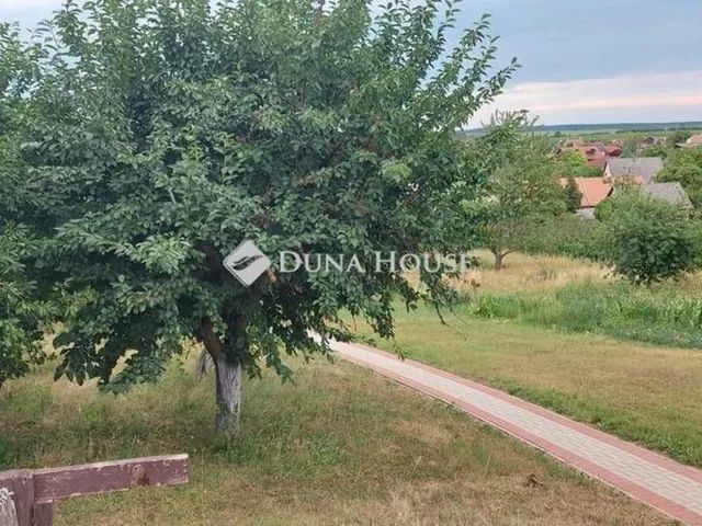 Eladó üdülő és hétvégi ház Etyek 101 nm