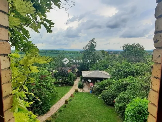 Eladó kereskedelmi és ipari ingatlan Etyek 205 nm