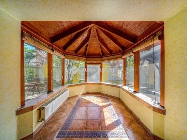 Eladó ház Erdőkertes 300 nm