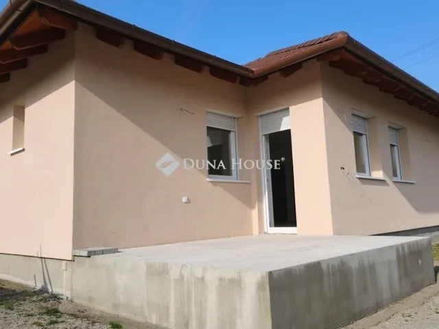 Eladó ház Bugyi 88 nm