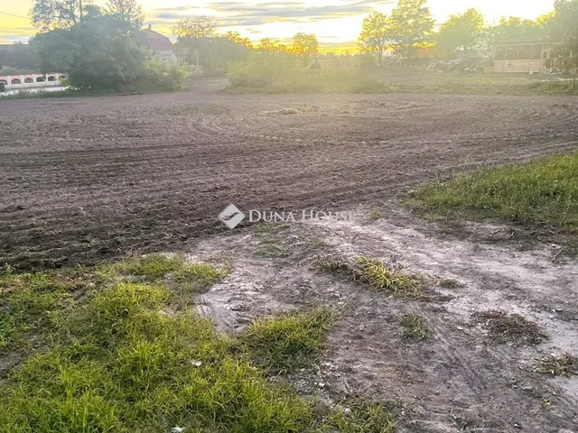 Eladó telek Bugyi 2439 nm